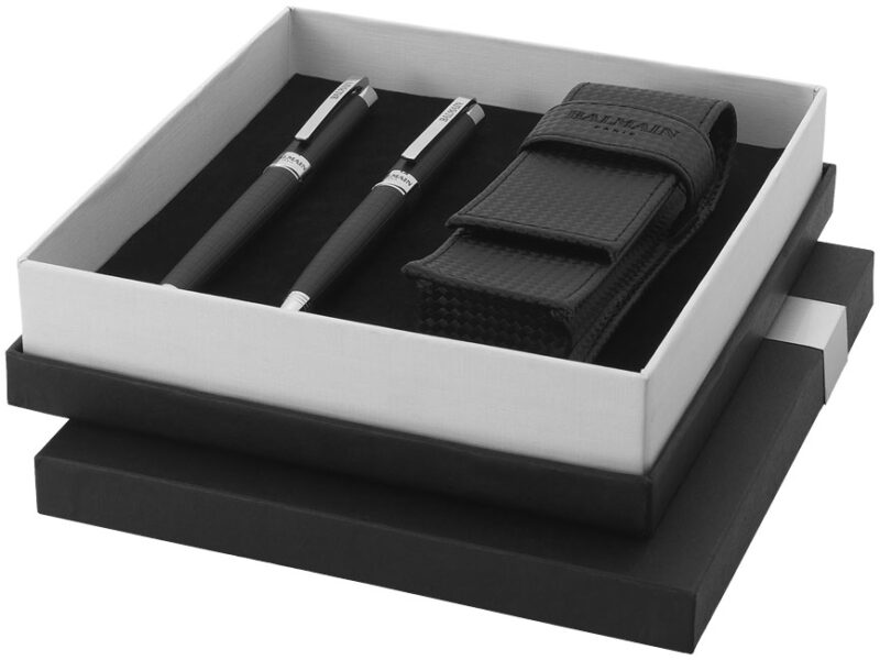 gift-idea-this-stylos-balmain-black-and-chrome