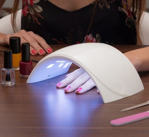 gift-woman-lamp-uv-nails