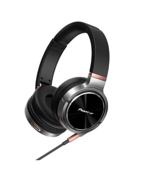 business-gifts-audio-black-and-bronze-headphones