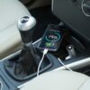 cadeau-high-tech-chargeur-voiture-avec-mains-libres-a-la-mode