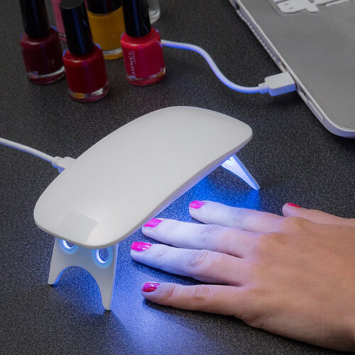 idee-cadeau-femme-mini-lampe-led-uv