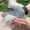 idee-de-cadeau-gant-brosser-masser-animaux-pratique