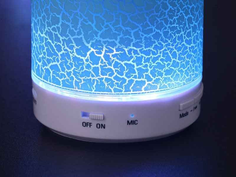 enceinte-bluetooth-reekin-coley-blanc-hp-led-cadeaux-et-hightech-pas-chers