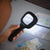 idee-de-cadeau-loupe-led