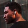 ecouteur-bluetooth-blanc-tactile-boxcharge-a-la-mode