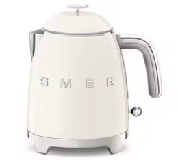 Cadeau CSE : Mini Bouilloire SMEG – Crème – KLF05CREU 0,8 L — cadeau CSE cadeau entreprise